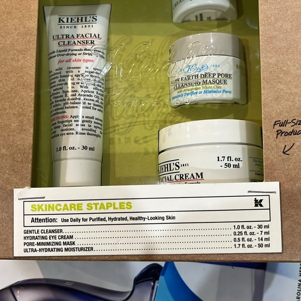 Kiehl's Skincare Staples Gift Set with free bag (cleanser / eye/ face/ mask)